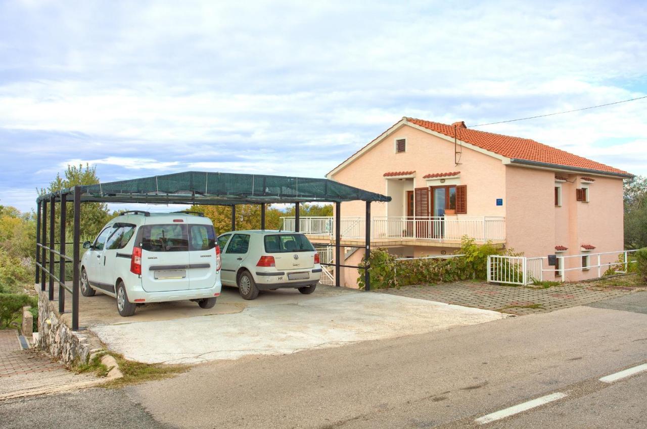 Rasopasno Apartment With Terrace And Private Parking Exterior photo